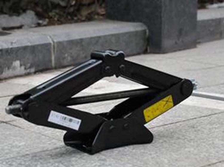 四月自驾春游,车上得配备这五个物件!