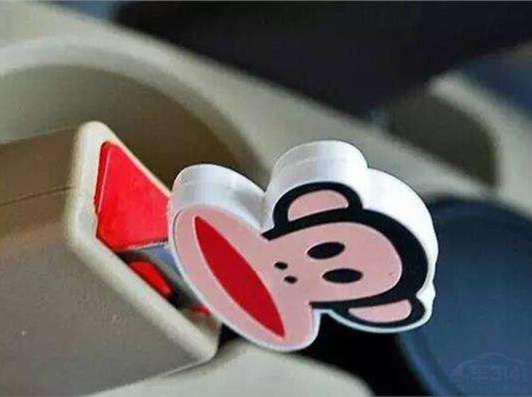 车上最坑的三件东西 “睿智”的你买了吗?