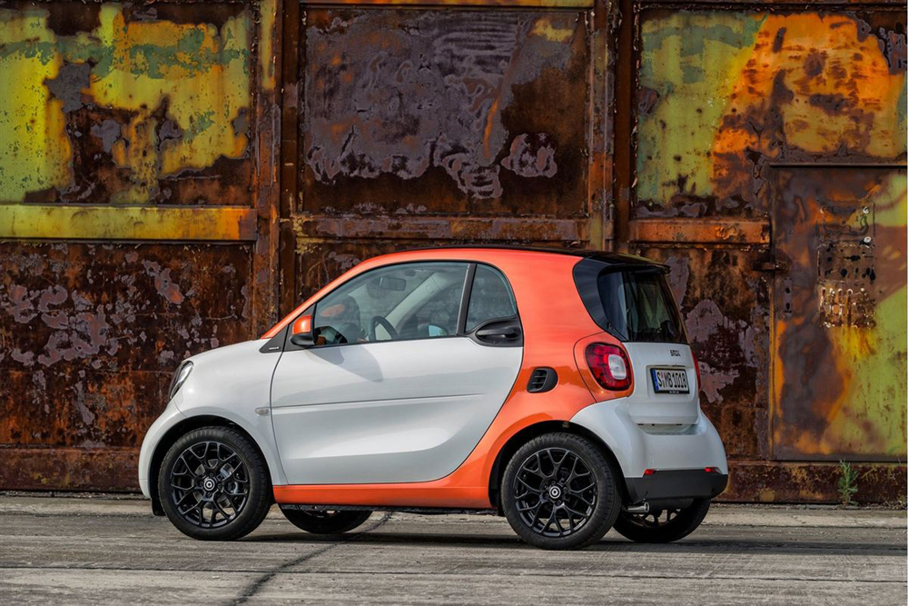 ȫһ smart fortwo ԵøԲҲƼУÿһ䶼̺µԣһ smart fortwo ʵǰһ