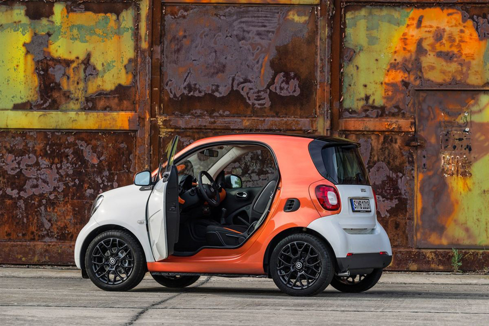 ȫһ smart fortwo ԵøԲҲƼУÿһ䶼̺µԣһ smart fortwo ʵǰһ