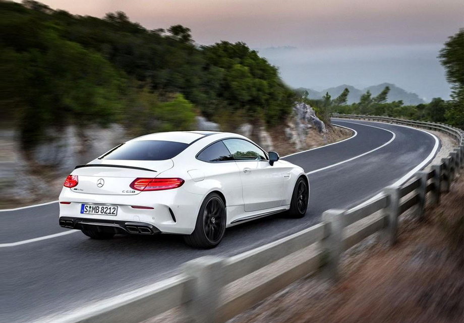 ǰ÷˹-AMGٷAMG C 63 CoupeĹٷͼƬͨ汾³˸˶Σ滹4.0L˫ѹV8Ϥ³9·ݿĻķ˸չ׷20163С