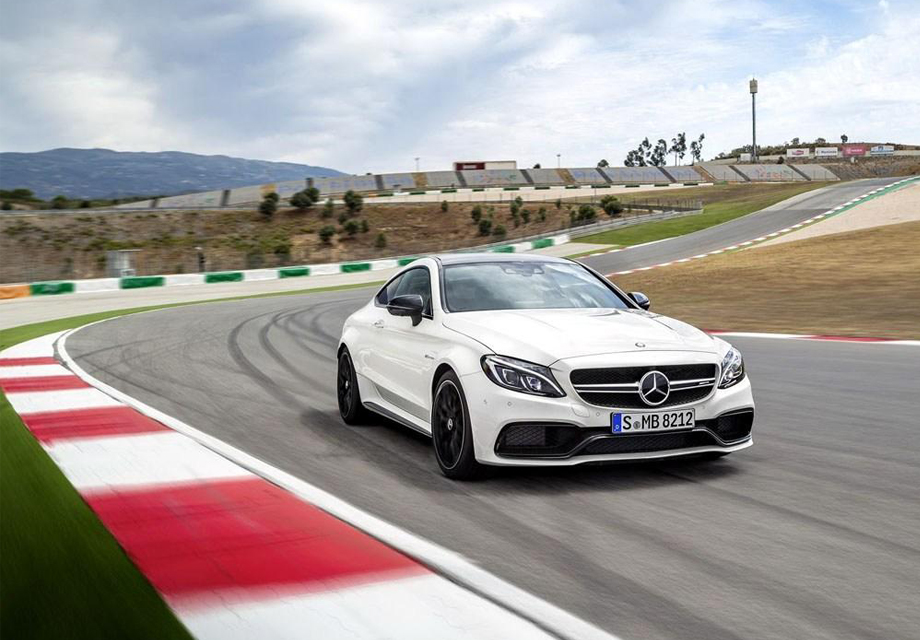 ǰ÷˹-AMGٷAMG C 63 CoupeĹٷͼƬͨ汾³˸˶Σ滹4.0L˫ѹV8Ϥ³9·ݿĻķ˸չ׷20163С