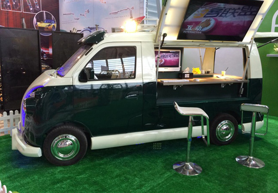 ɫϵСմkombiƣֱŮɱ