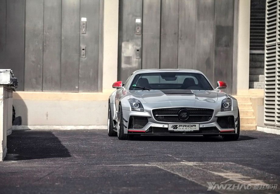 2011SLS AMGȻѾִͣµľۼͣ˻ζ