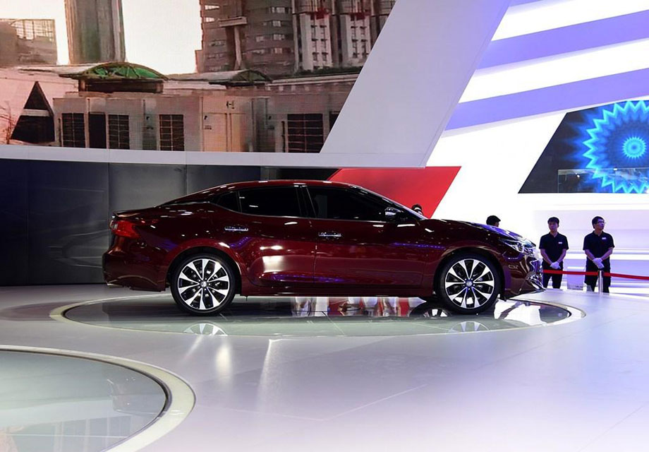 MAXIMA۸߶Ȼԭղ2014չSPORTS SEDAN縡͹ĳ򡣴ӲǰһֱţγһZͬʱһֱߴϷӹ˳һ޶صĳԵòζ