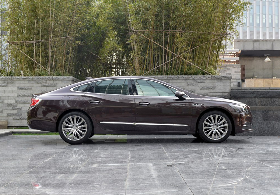 ò֣³䱸ƽʾϵͳ¹ɫΧơƤԼһǻۻϵͳ伯˰ǳ4G LTEƻCarPlayٶCarLifeȳϵͳ