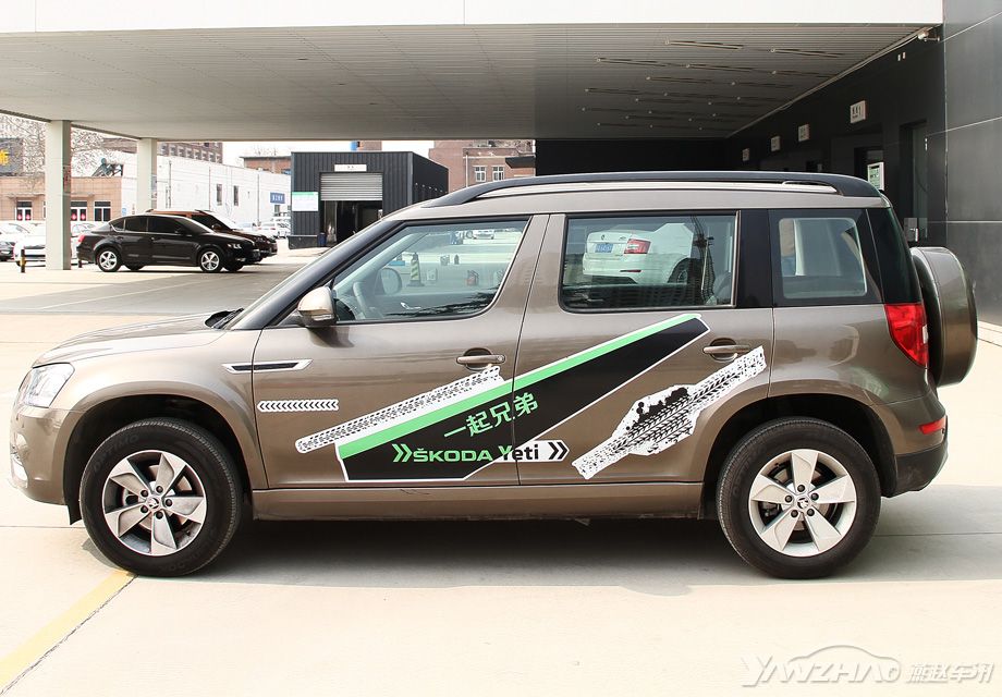Yeti��ʽ�ĳ�����ƣ���������������Ѿ�������ˡ�ƽֱ�����߼��ϳ���Ѭ������ܣ������ʽ��̥��˲��չ�ֳ���һ��Ӳ��ԽҰSUV������