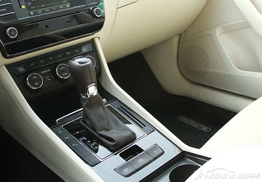 ȫ��������Ϊ�����ڹ����г����׿�MQBƽ̨�����ͳ����ڶ���ϵͳ�ϱ�Ȼ�õ��˸��¡�1.8T��2.0T�ĳ��Ͳ����˵�������EA888�����������������������������ƥ����7��ʪʽ˫��ϱ����䡣���˶���֮�⣬ȫ�µ�MQBģ�黯ƽ̨��������Ϊ�Ƚ���������������Թ��ã��������з��ɱ���