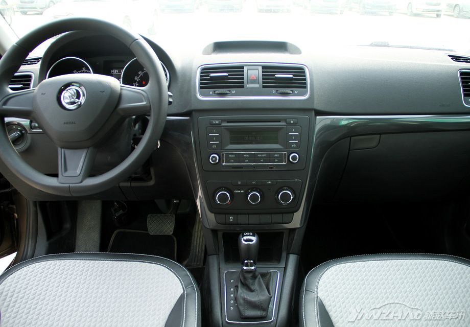 ˹�´�Yeti�����κ����һ�����Լ�ࡢʵ��Ϊ������ȫ�ڵ���ɫ�����׹�ľ�������ĵ�׺��Ϊ�ڲ��ռ������˲���ʱ�е����ʡ��п�̨������һ�����Բ��ϣ�����ȥ�ȽϺ�ʵ���ָ�Ҳ�ǳ�������