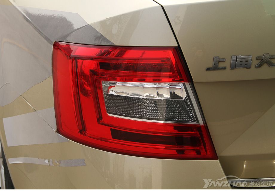 C�͵�β�Ʋ�����ʱ����Ϊ���е�LED��Դ����������ʽ�������ܣ�ʹ�ĳ�β���˸��õ��Ӿ�Ч����