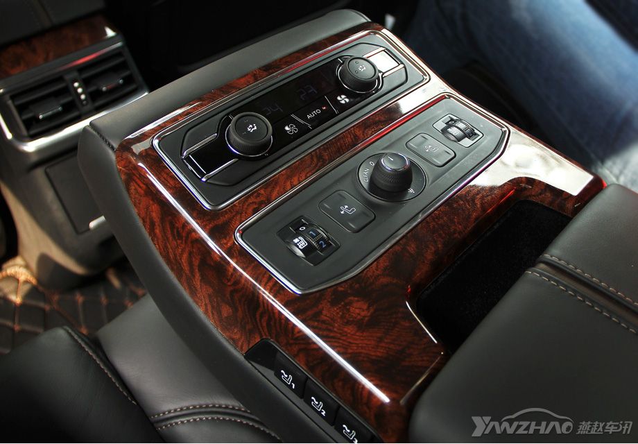 ����A9�ں������ĵ�Ϊ�����ߣ�����˿����Ƕȵ��ں��Զ��յ������μ��ȵĿ�����塣��������ں��ţ�����һ���ϰ�ĸо���