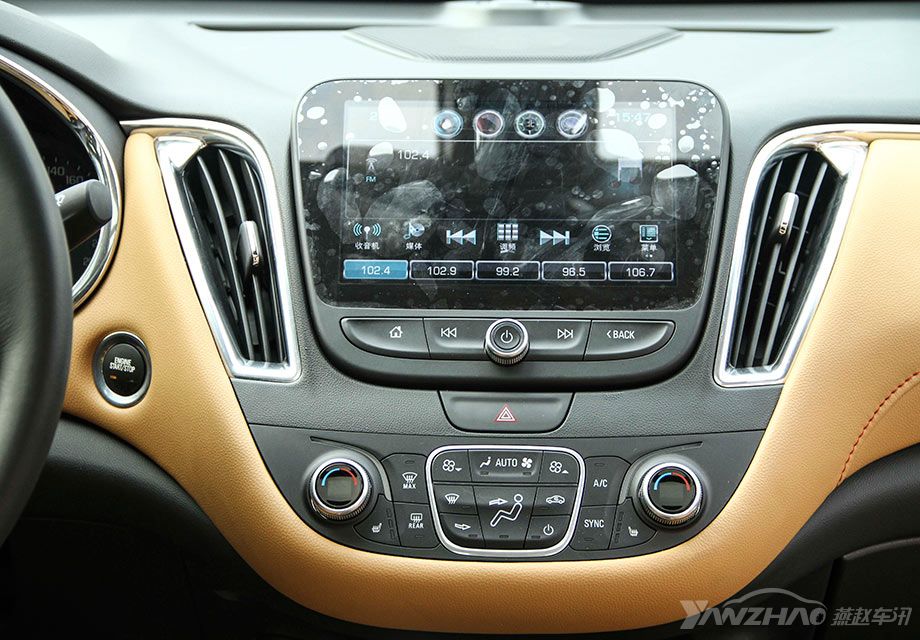 8Ӣ���㴥��Һ��������ʾЧ�����������һ���CarPlayϵͳ������ƻ���ֻ��û�Ҳ��һ������