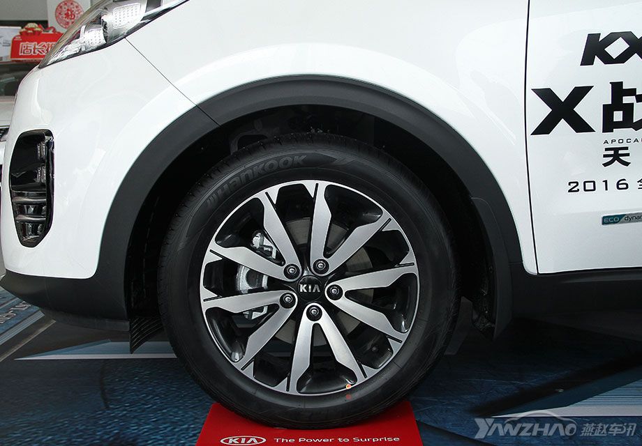 KX5��LED���еƺ����Ƶ���ʽ�����и��ԣ�����·�ϵı�ʶ�Ⱥܸߣ�ֻ��ϧ��Щֻ���и��䳵���ϲ��е����á�