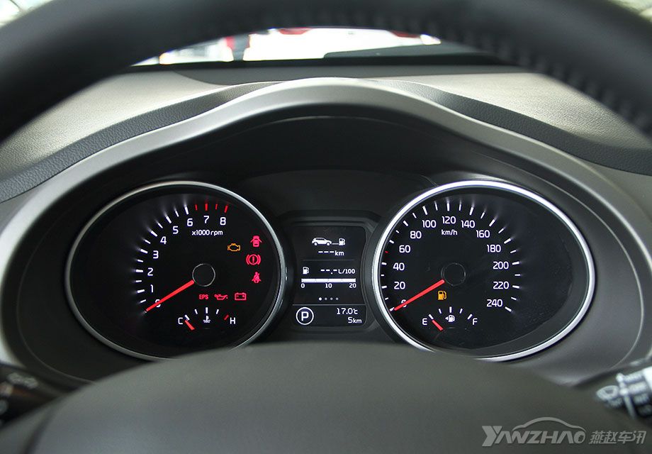 �����˰�ɫ�Է���˫��Ͳʽ���Ǳ��̣������Ķ�����������������Ҳ�Եø����ʸС�