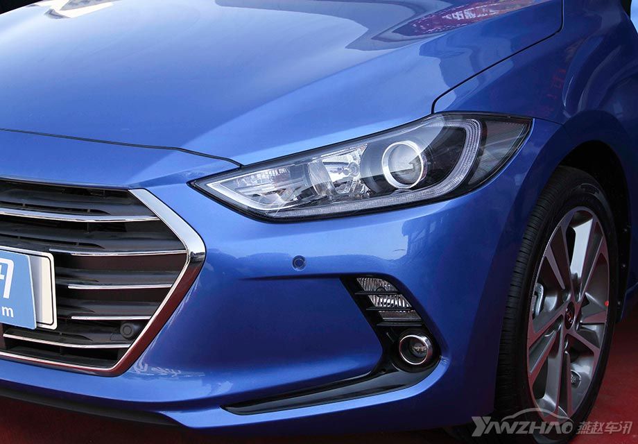 �³�ǰ�������ʽϬ�����������ո�����Ƕ�����������ʽ���͵������飬��������Ҳʹ�춯��ǰ������ȥ�ǳ���������С������ڲ��䱸��LED�ռ��г��ơ�