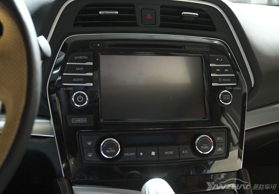 �п�̨�����������Ķ��˲����ʵ�������Ƥ�ʲ��ϰ������ĸ������ڳľ����Ӵ����ĵط�������Ƥ��ŷ������Alcantara�����ϰ������棬���Ե��Σ������ϳ˵Ĵ��С�