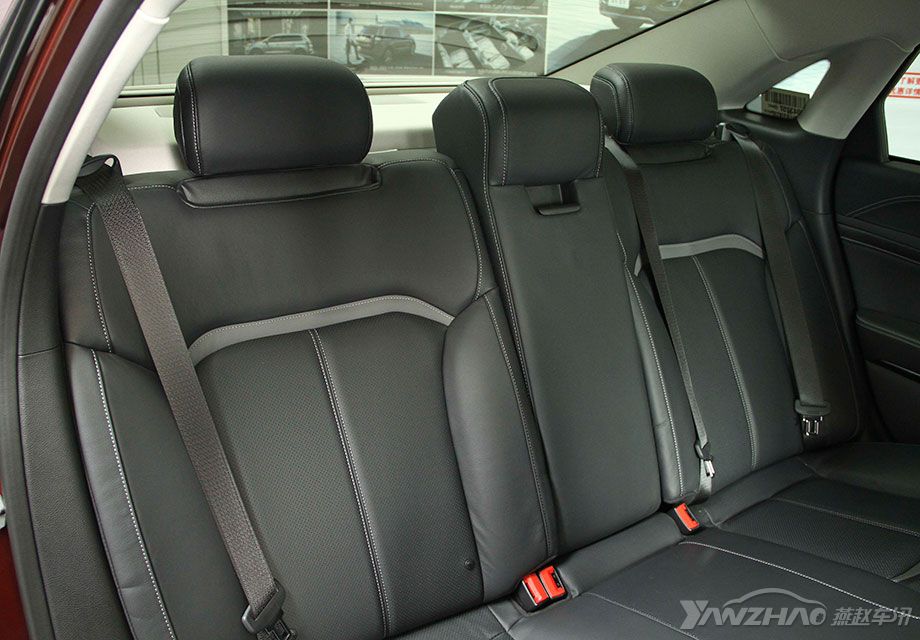 ��ţ������֮�������Ȼû�мӳ�������2949mm�����Ҳ�ǳ��ĳ�ԣ�����һ���ȫ���촰���������μ���/ͨ���Լ����������������ã��Ժ��ų˿͵��չ˷ǳ��ĵ�λ������л�������غӱ��Ŵ�4S���ṩʵ�ĳ���  4S���ַ��ʯ��ׯ�б�������·86�Ź�������ó��԰�� �绰��0311-85663332)