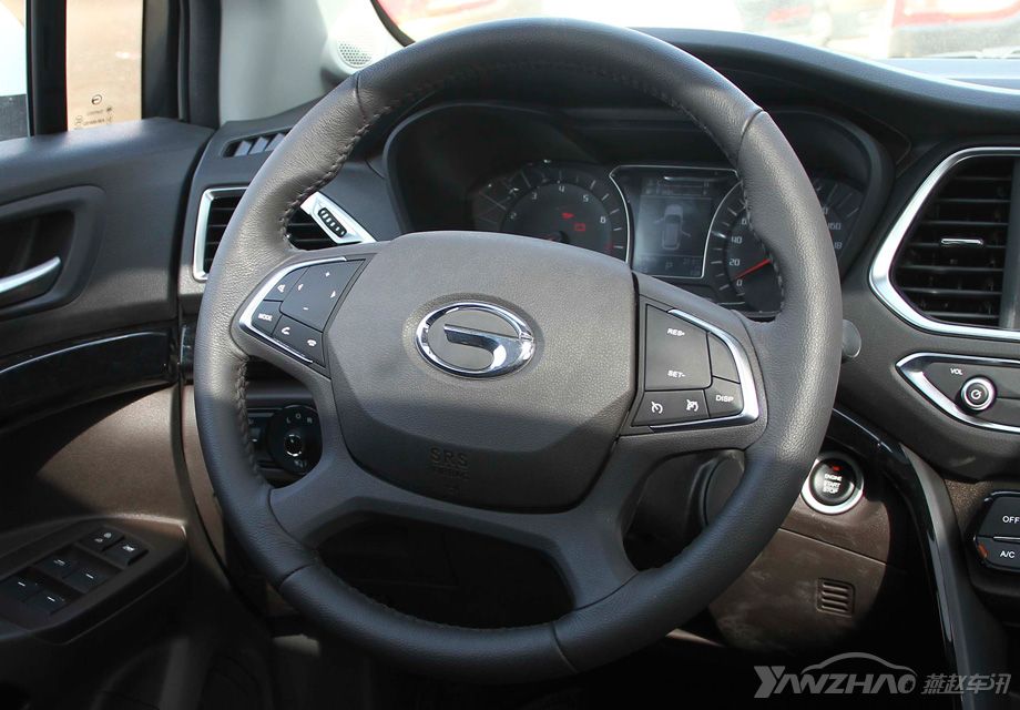 �ķ�ʽ�Ķ๦�ܷ����̣����������Զ����ڡ����໹�����������绰������Ѳ���Ĳ�����ť���ü�ʻ��ʹ��ʮ�ַ��㡣