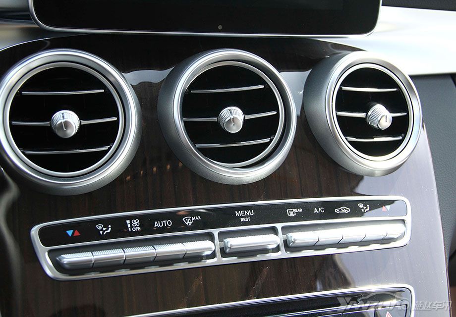 �����ڱ���S���Ŀյ������