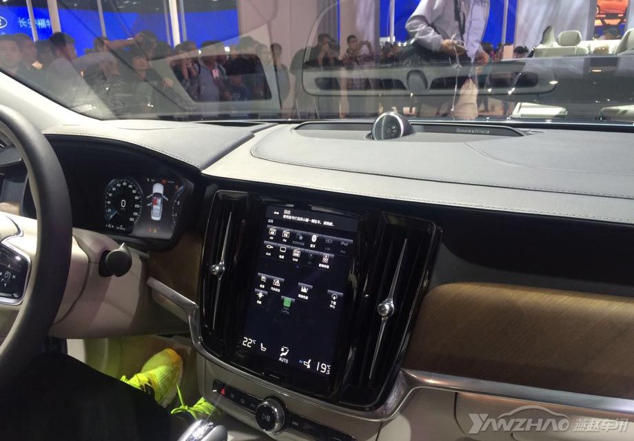 �ֶ���S90�״α������ֶ���ȫ�µİ��Զ���ʻ���ܡ�