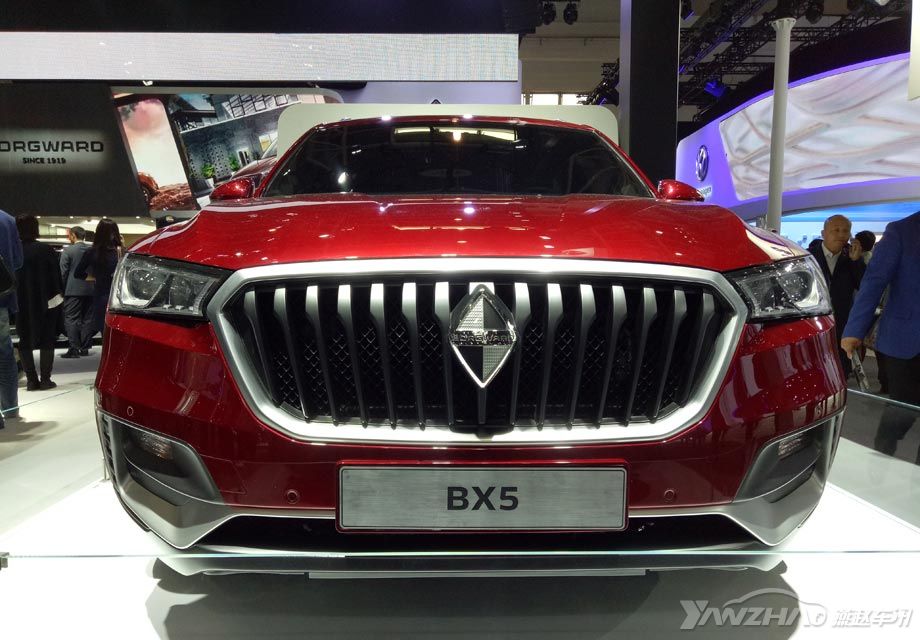 ����۷��棬����������ᶯ�С�ǰ�������˱��ּ���ʽ�������θ�դ��ƣ���դ�ڲ�Ϊ��ɫ��ֱ��ʽ�����������դ������ǰ��������ͽ�ΪϬ����