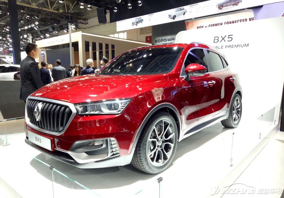 �ڶ����ϣ�����BX5���ṩ1.4T��϶������1.8T���ͷ����������ֶ���