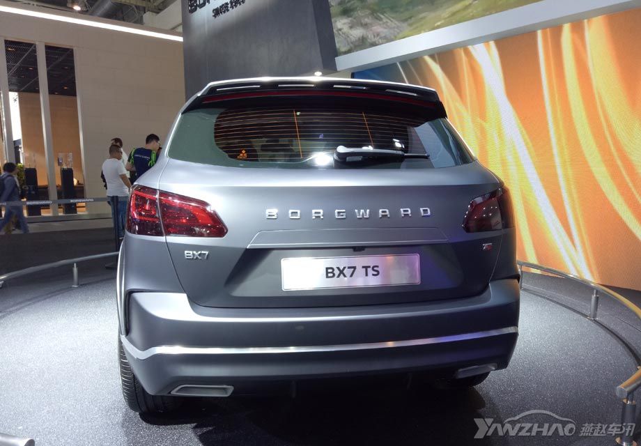 �ڶ����ϱ���BX7���������ֲ�ͬ���̵�2.0T������ѹ��������ƥ�����6���Զ������䣬�����䱸iAWD��������ϵͳ��