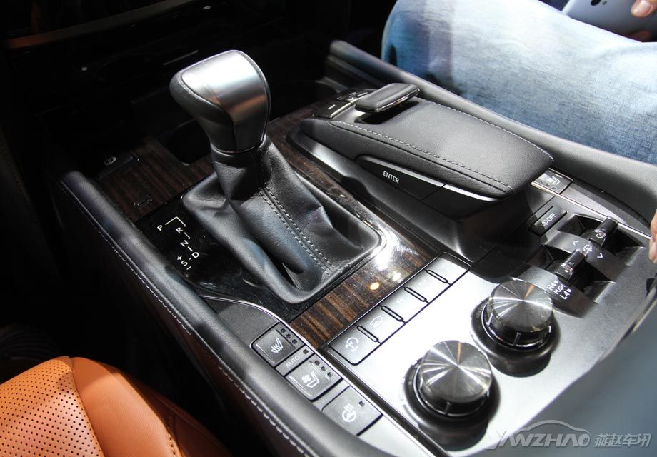 LX570�䱸��8������һ������������߱���ECO��COMFORT SPORT S��SPORT S+���м�ʻģʽ