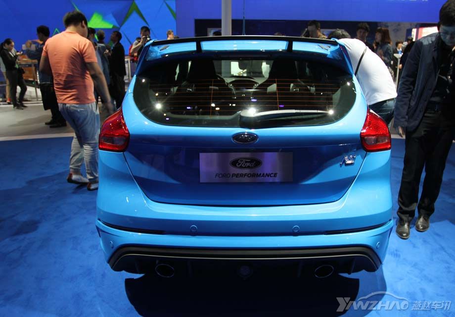 ��β���������ʹ�׳��˫������ʱ�̼�������Ӿ��񾭣��м仹���԰�ɫ����