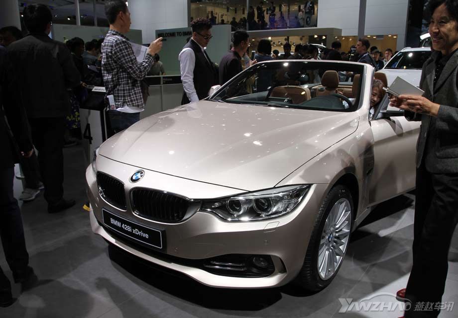 ȫ��BMW 4ϵ�ڳ�ͷ��ǰ������������ȫ��ͬ�����