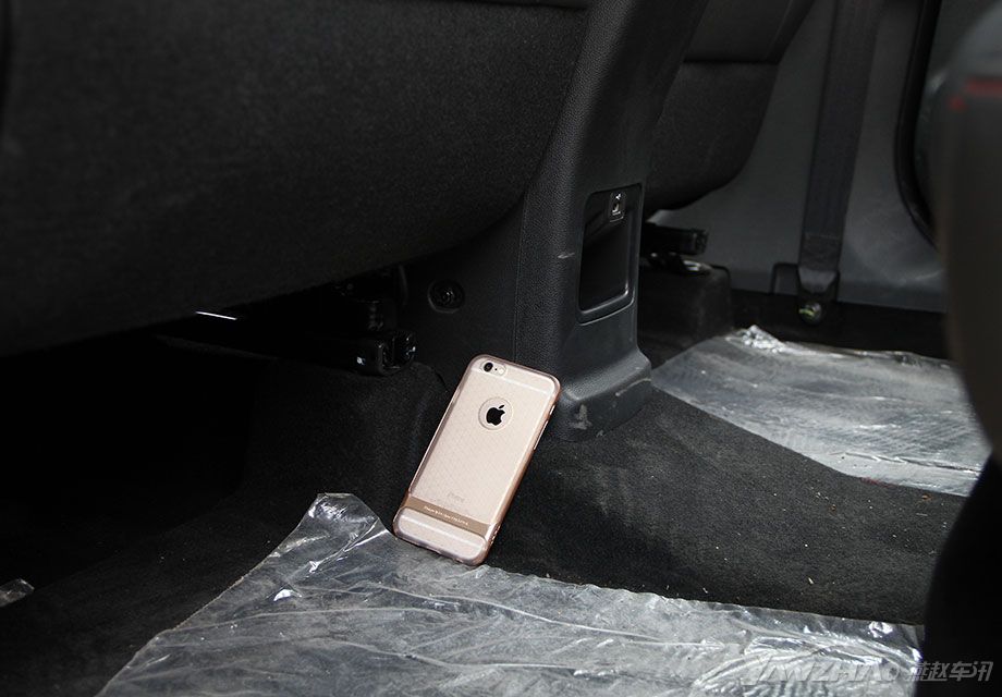 ���������͹��ǳ��ͣ���ȫ��Ӱ���м�λ�õĳ������ܡ�