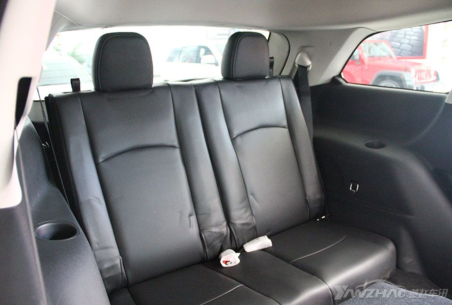 �����ĵ����ſռ䣬�����ú��Ȳ��ռ��в���һȭ���ҵľ��룬���������㲻����