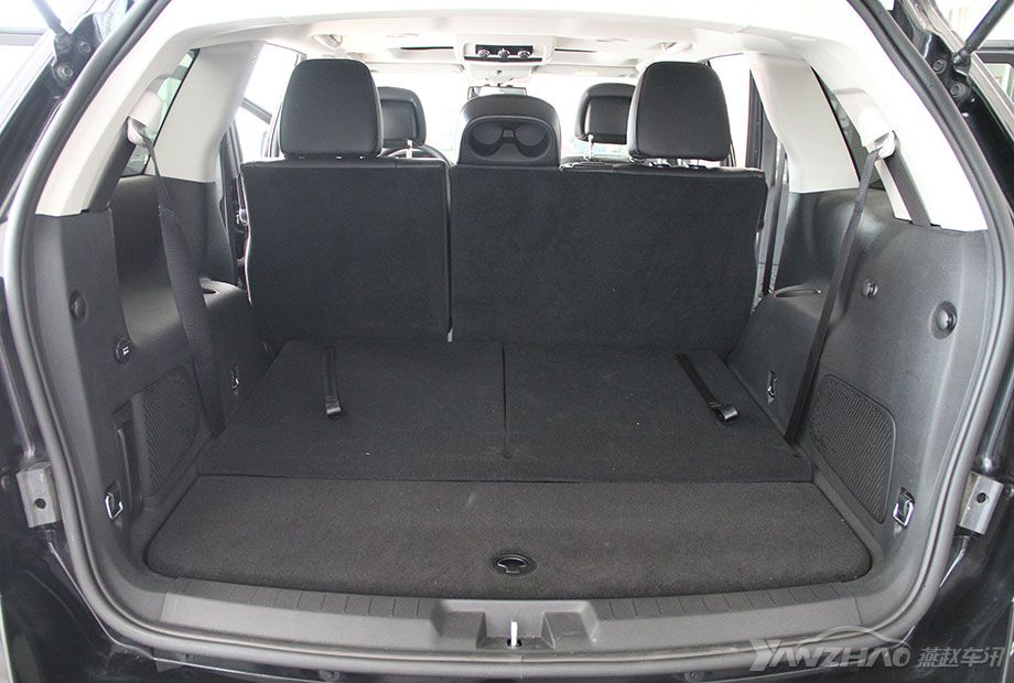 4910*1878*1751mm�ĳ�������Χ�����ÿ�����Ϊ��ͬ�������пռ��ٮٮ�ߡ��������ĺ��䣬���ص������ǳ�ǿ��