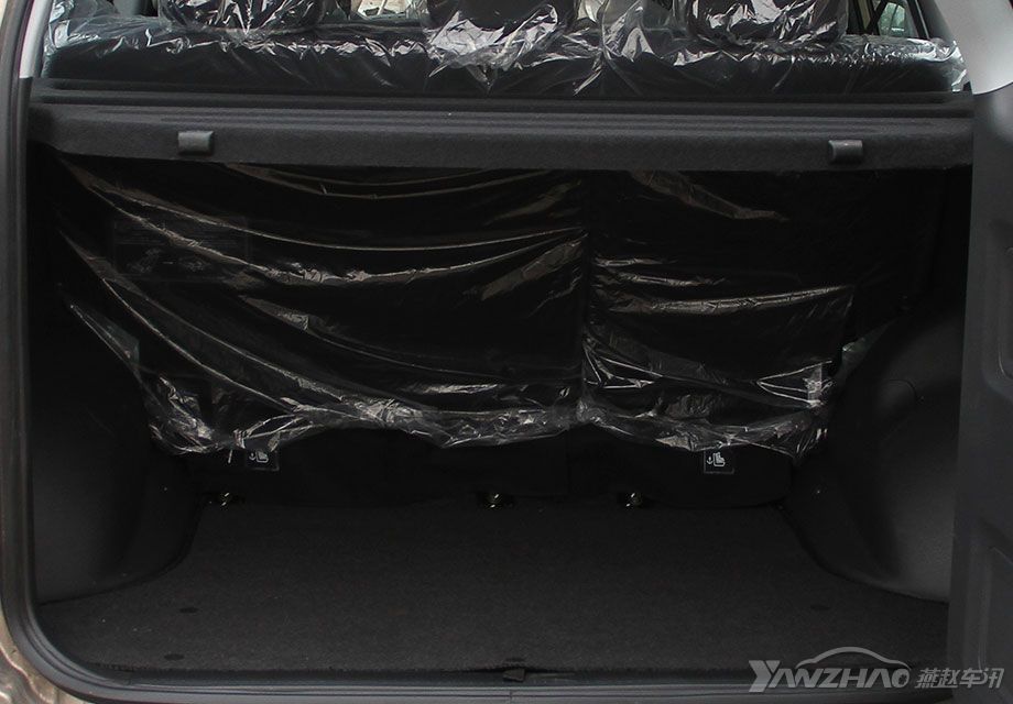 ��Ϊһ��С��SUV������3������ռ�Ϻ����˸е���ϲ�����������ʽ��̥����ƺ󣬵ذ�λ�ýϵͣ�װ�ش����Ʒ�������ɡ�