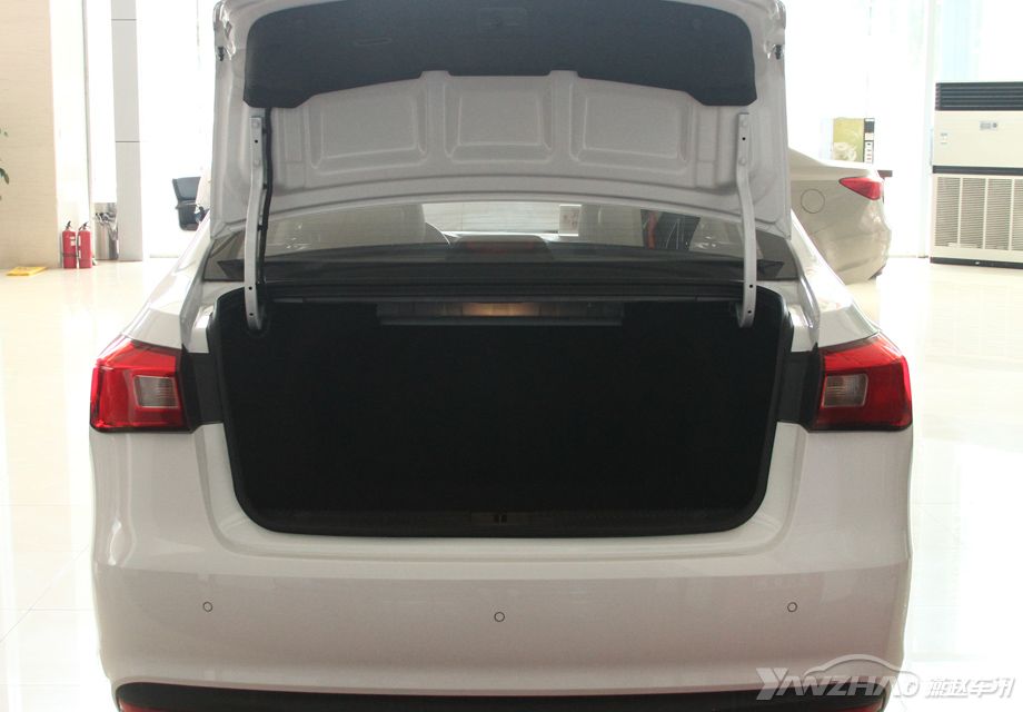 ����360�ĺ����ݻ���482L������ͬ�����ͣ��ڲ����������ſ��԰�4/6�ı����ŵ����ܻ�ò����Ĵ���ռ䡣