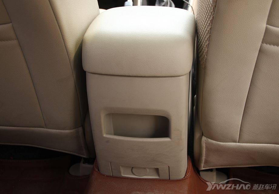 �����м�Ĵ��������ó˿ͽ��ֻ���С��Ʒ�ŵ����