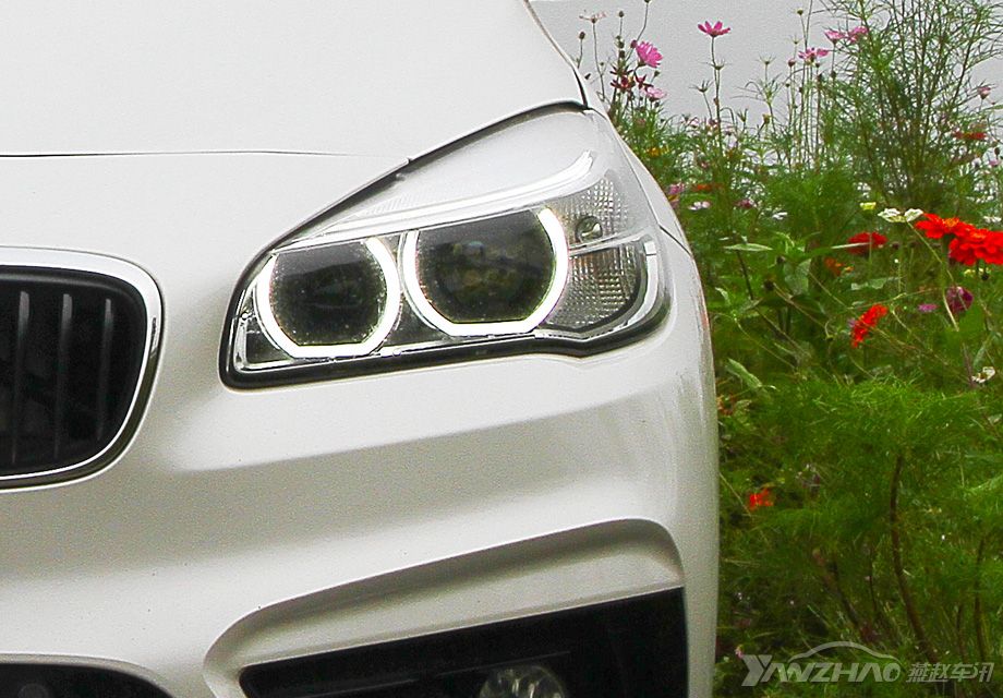 ȫ��LED���ʹ�õ���ƣ���Ȼ�Ǳ����޷�����ġ�˫����ʹ�ۡ�����Ч�����������������������õļ�ʻ���ܣ�����֤�˳�������ʻ��ȫ��