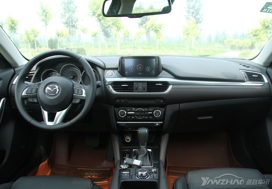 �°����ȵ����Σ�����˵����θĿ��������㡣�³����׵߸����Ͽ���������ͣ����������ȫ�µ�����յ�����ڣ�������Ƕʽ���п���Ļ��Ϊ�˶�����������Ļ���°����ȵ��������˲��ò��������֣�����Ͽ���������ƻ����п�̨�������������Ӿ���һ����