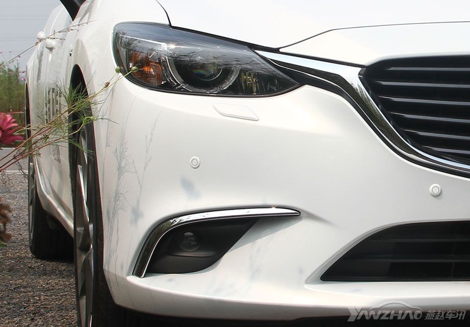 ȫ�µ�LED���飬����Ϊ����Ы�ۡ���ơ�����Ͽ���ϵĴ�ƣ������³��Ĵ�Ƹ������ۣ��ڲ����������ŵĹ�Դ�������ḻ�Ĳ�θУ�