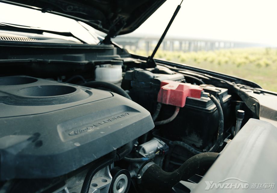 ���帣��Ϊ��·��װ���˸��ص�2.0T EcoBoost����������������˫�й���ѹ�����������245��������ֵŤ��Ϊ360N•m����֮��ƥ��Ĵ�ͳϵͳ����6������һ���Զ������䡣ǿ���Ķ������ܹ�����ȥ�κ���ȥ�ĵط���