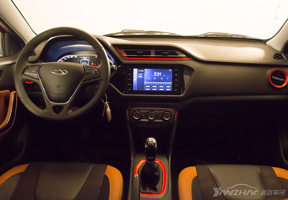 ���ڻ�������3��������ͬ��ֻ����ϸ�ڴ����˺�ɫװ�����ĵ�׺������Ҳ������˫ɫ�Ĵ��䣬Ӫ����˸�������ʱ�е����η�Χ��