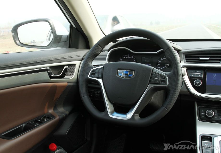 ������ʹ��ƽ�׼���ɫ�Ƹ����������ͣ�����ȥ�����죬��Ƥ�İ����������ŷ����̵�ʱ�򣬷ǳ�����û��Υ�͸С�