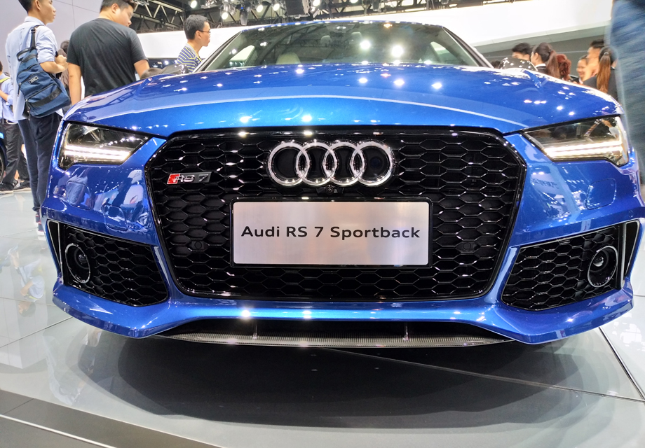 ��Ȼ�����ﱳ��RS7 SportbackҲ�ǲ��ɴ����ġ�