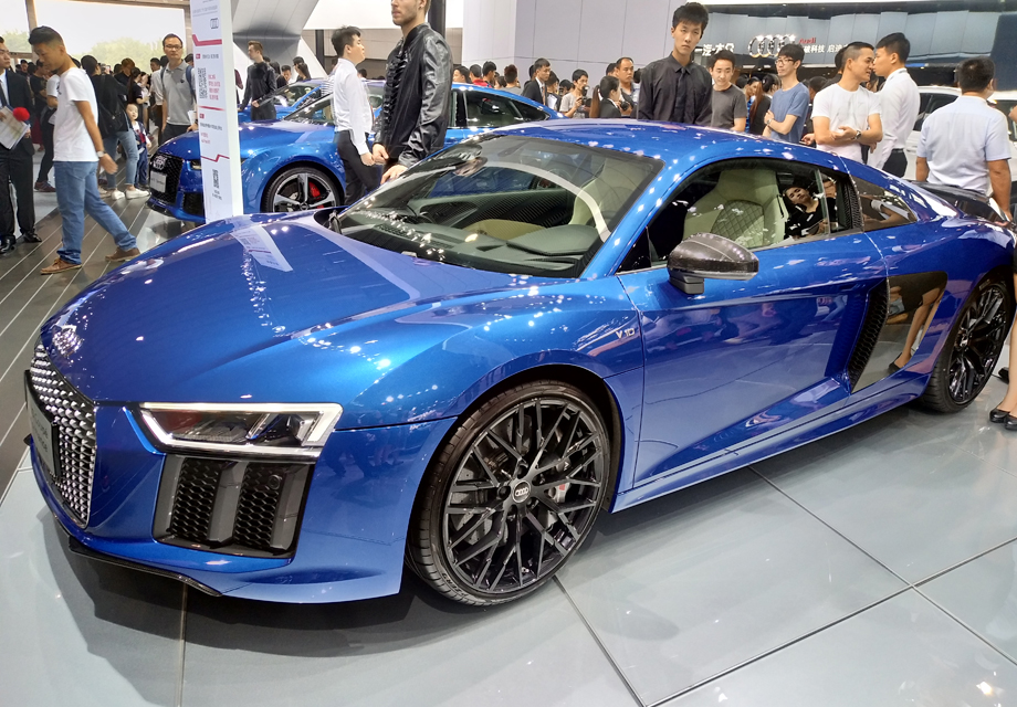 R8 V10�����ܳ������۲���ľ�У�
