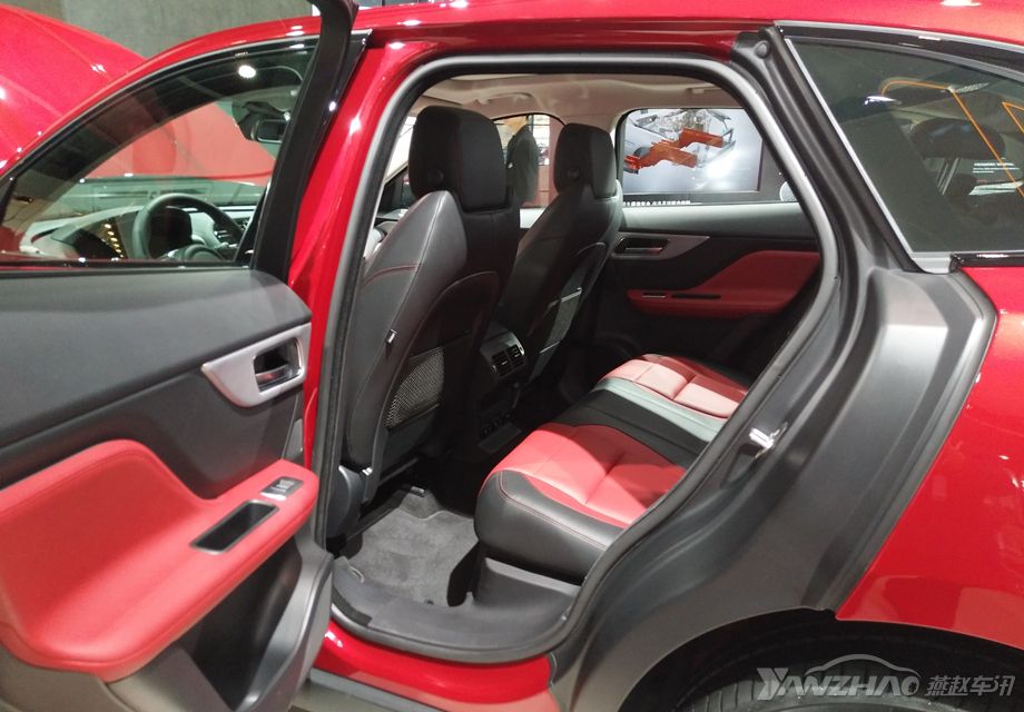 F-PACE�ܺõ��չ˵��˺��ų˿ͣ�����û����X4�������������³��Ĳ�����������˺��ų˿��ܹ�����㹻��ͷ���ռ䡣