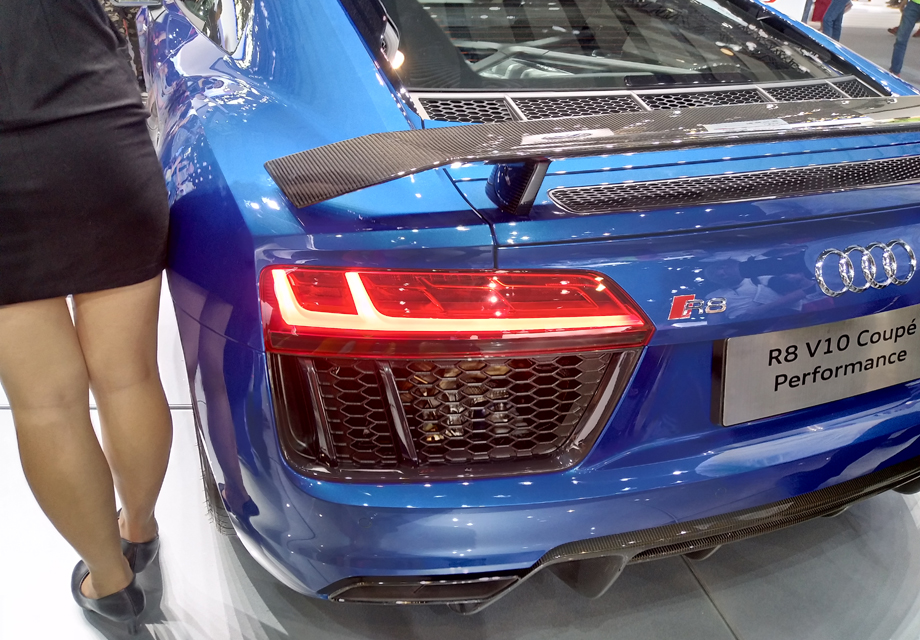 ��෿���µϵ�β�ƹ�Ȼ�������鴫��