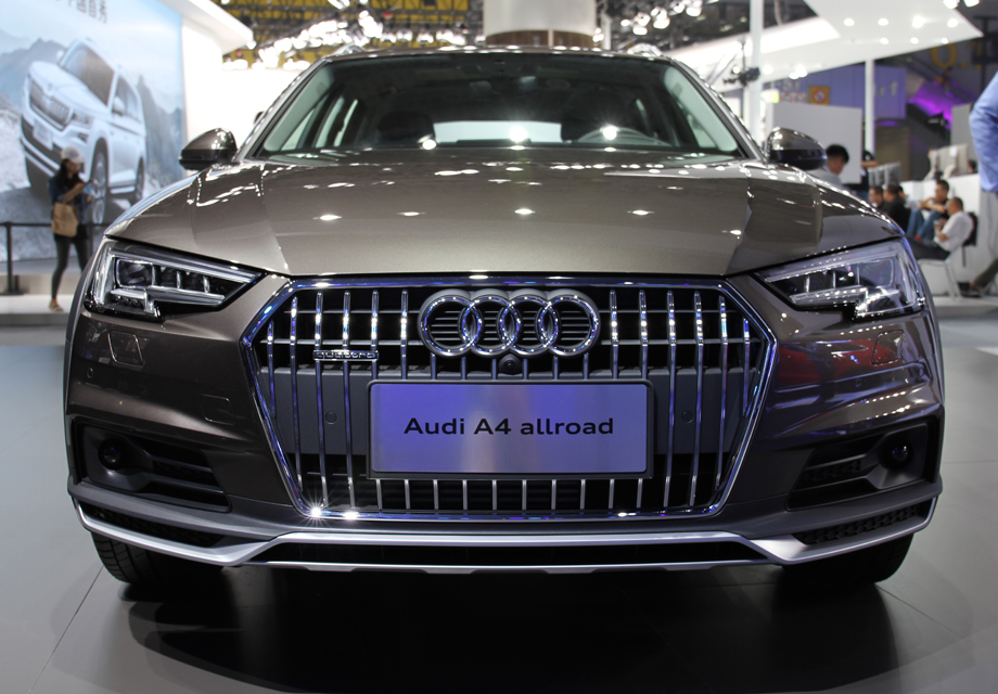 ȫ��A4 allroad�����ǲ��ü���ʽ�����족������ǰ������դ���Ҳ�������װ������ƣ��Ӿ������ʮ�㣬�����������·���ǰ��Χ����׼���������ʱ�и���������ӡ����̡�
