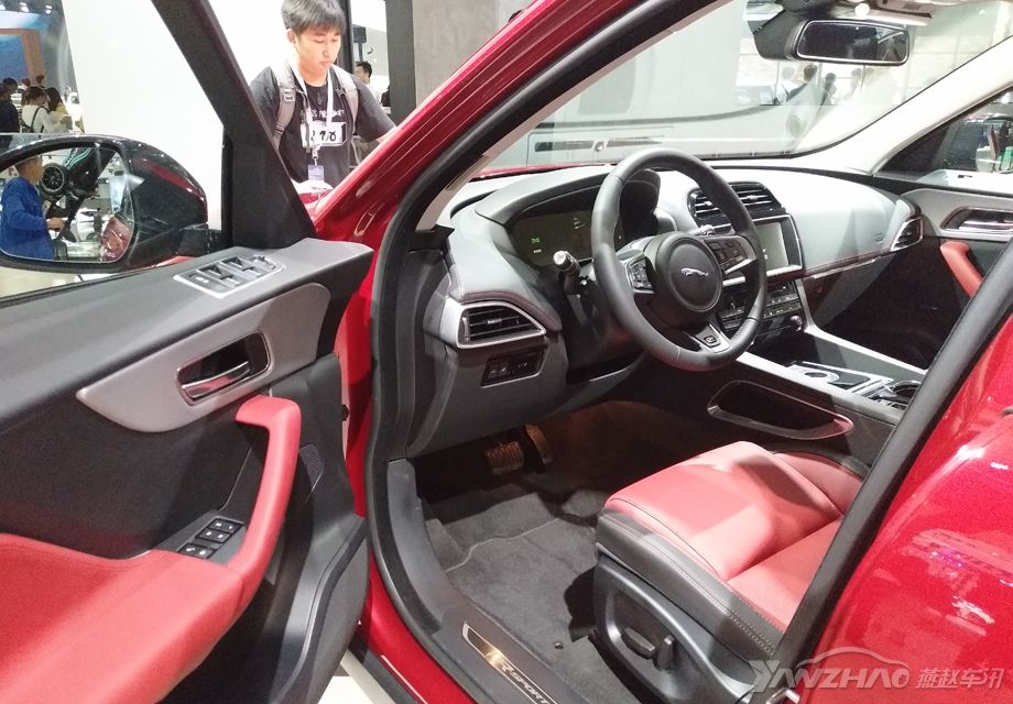 �ݱ�F-PACE��������γ���ͬ������ʽ��������ƣ�������Ƭ�򾲾��ذ��������ࡣ