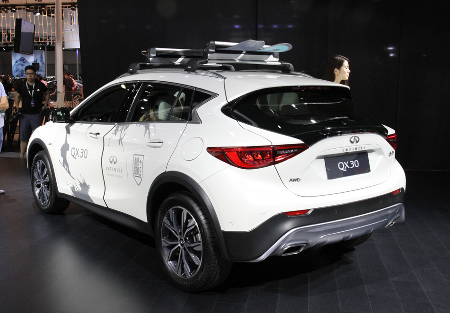 �³���ʹ�����Դ�ķ�յ�2.0T���ͷ��������������в��Ͱ泵�ͣ������ṩ��������ϵͳ��ѡ��