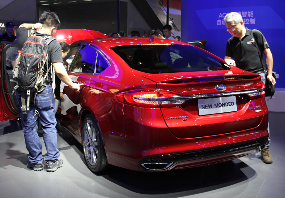 �¿��ɵ�ŷ���ݳ��Ͳ�ͬ�䱸��ADAS������ʻϵͳ�������������ӦѲ����Ԥ��ײ�ƶ����Զ��������������֡�����ʽ��ȫ������Ħ���ε�